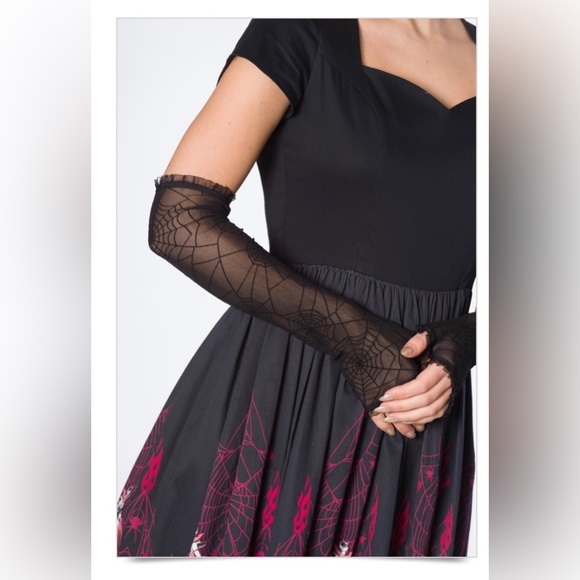 Spider Web Gloves by Banned Retro - Picture 3 of 5